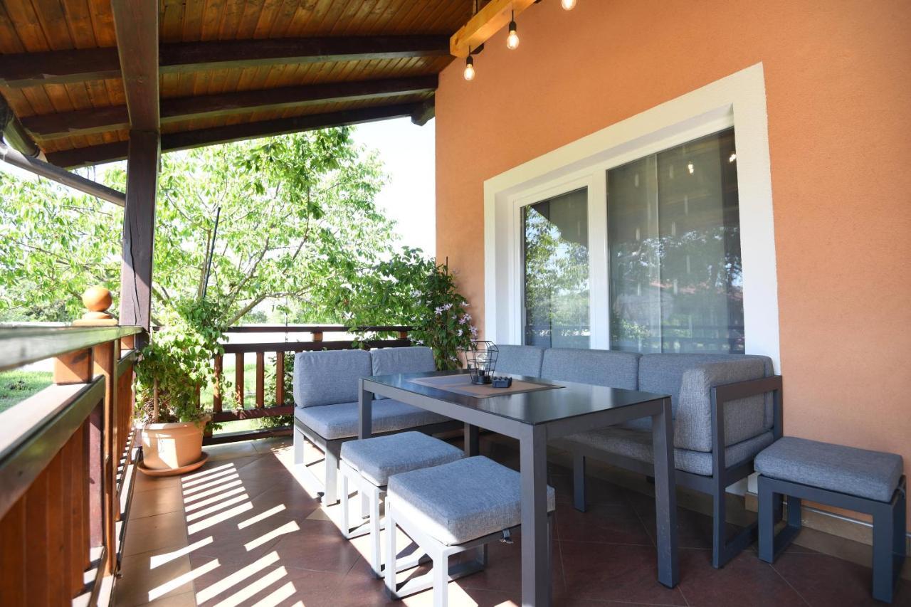 Villa Tinov Dvor Brisevo ภายนอก รูปภาพ