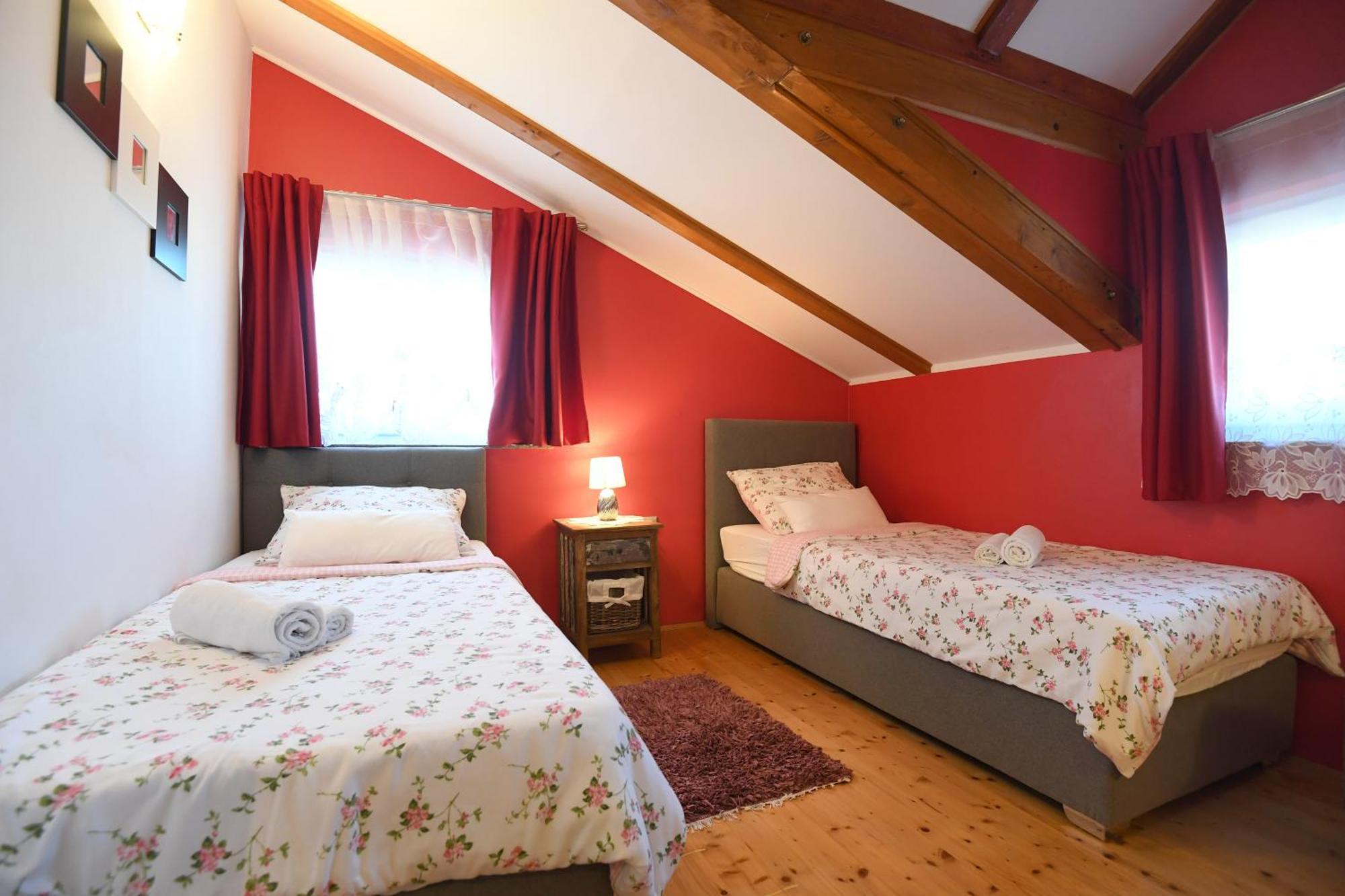 Villa Tinov Dvor Brisevo ภายนอก รูปภาพ
